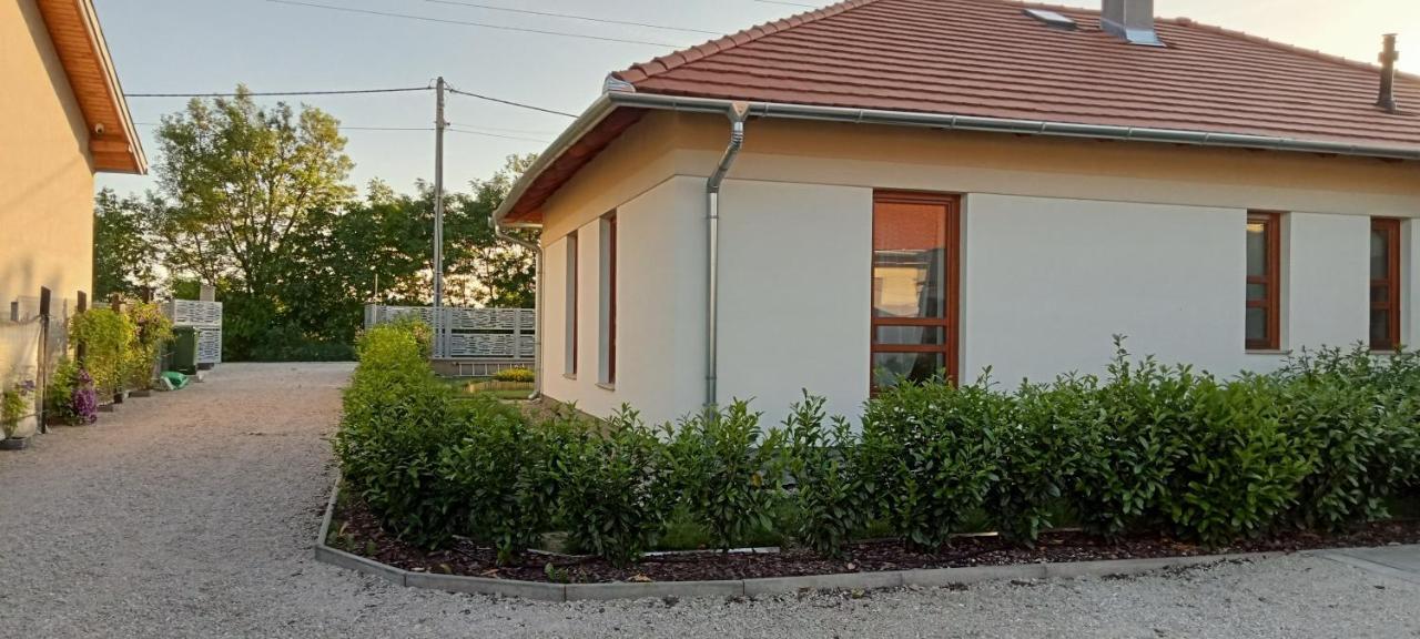 Bibic Apartman A Kapolnasnyek Luaran gambar